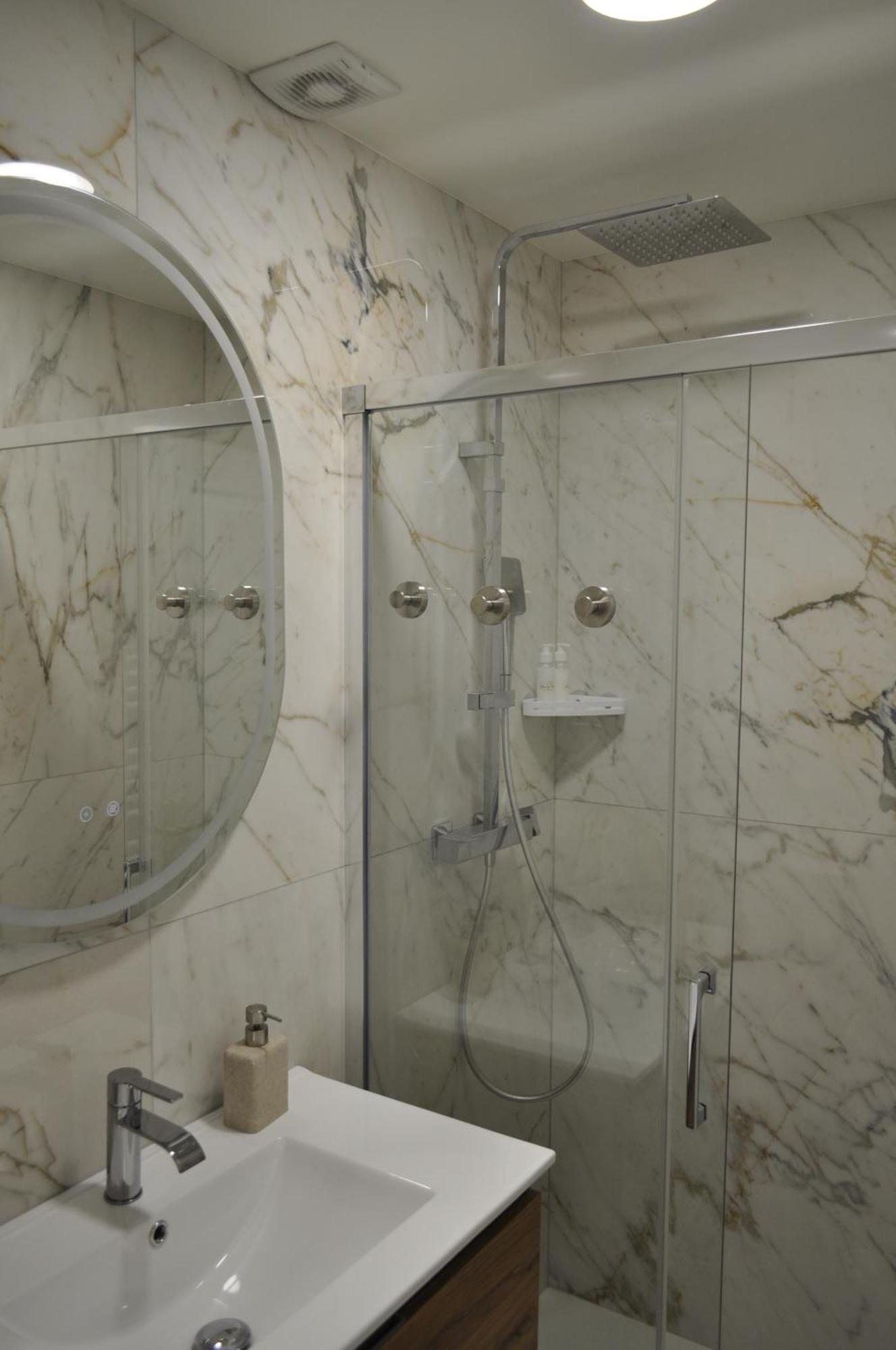 Emotion Vip Apartment นีซ ภายนอก รูปภาพ